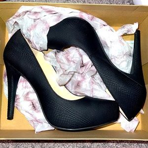 Jessica Simpson Black Rumba Snake Heels Size 9 Pumps NEW